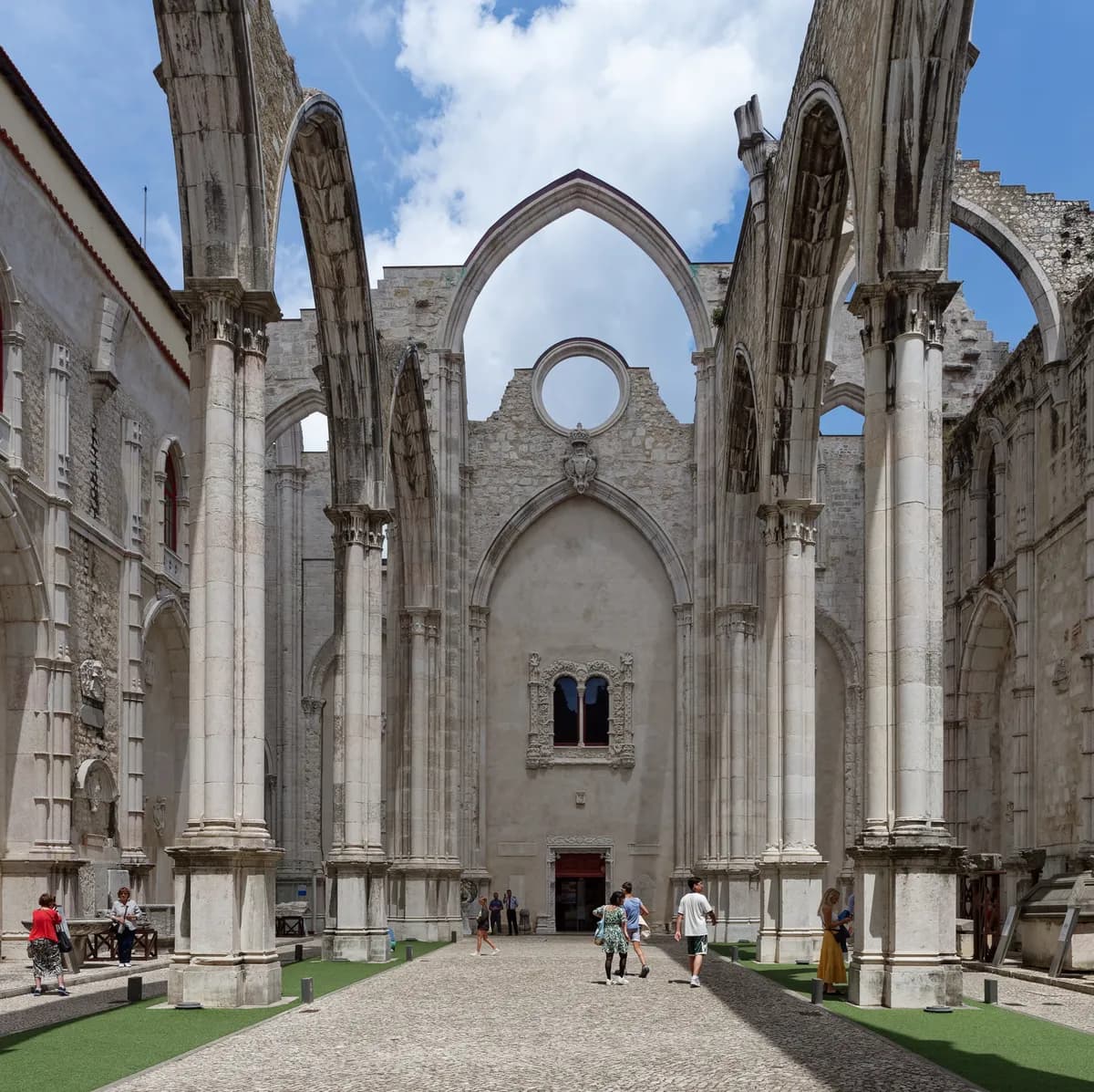 Convento do Carmo and Archaeological Museum