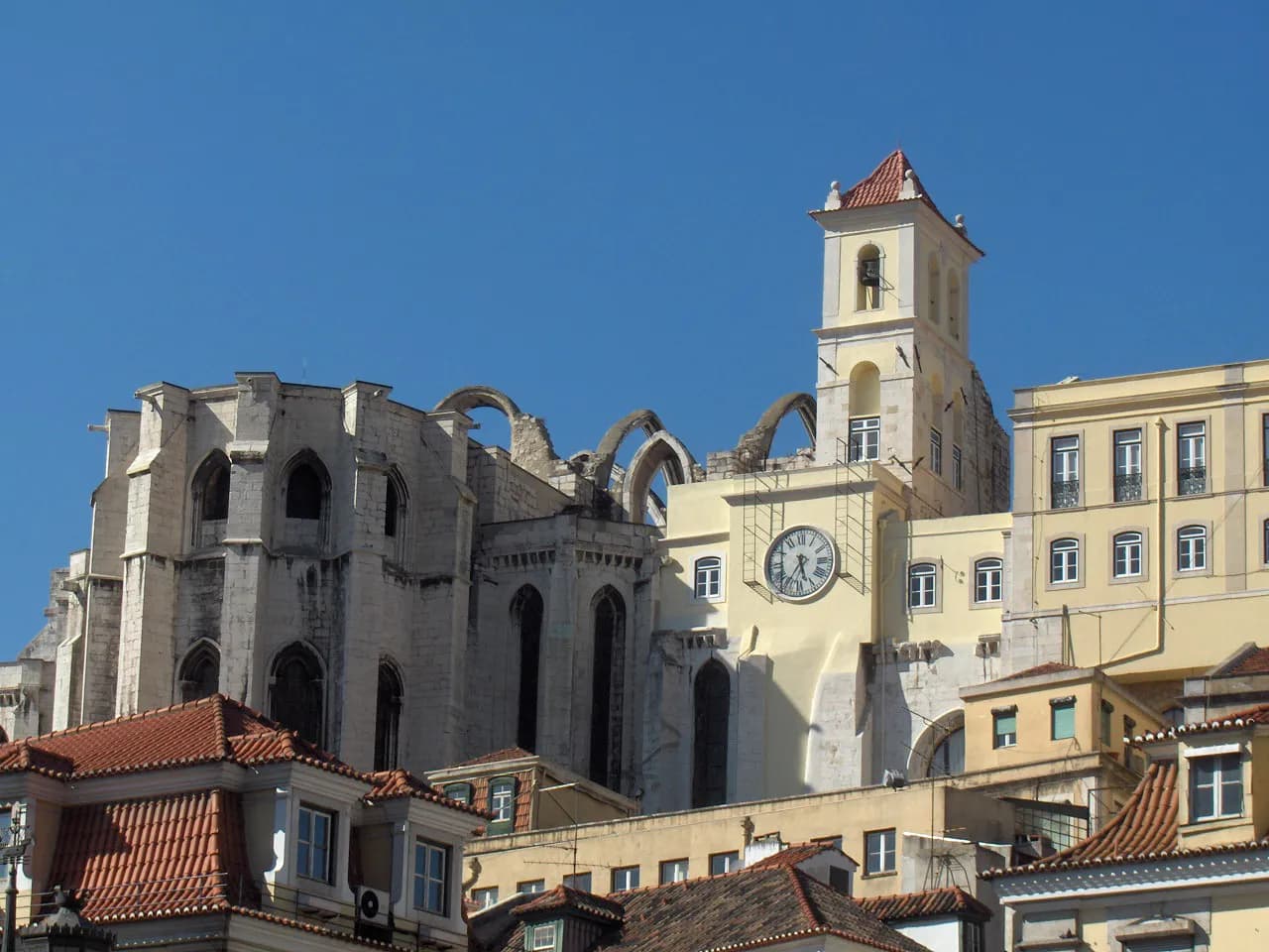 Convento do Carmo and Archaeological Museum